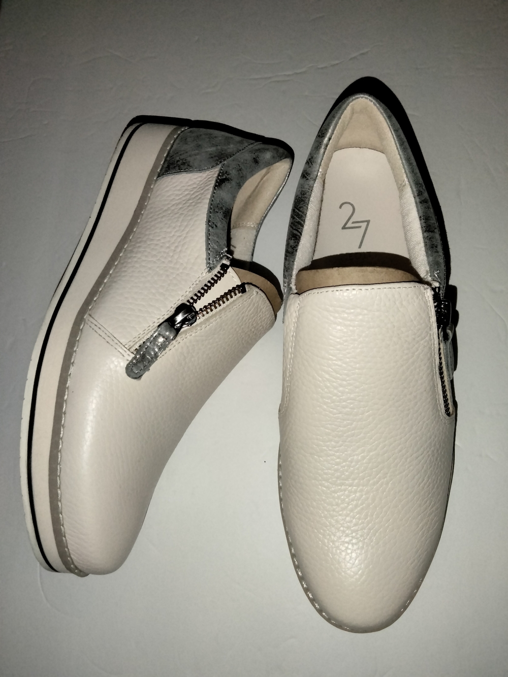 27 EDIT (Sz 8) Off-White/Gray Suede Trim Side Zip Extender Slip-on Sneakers NEW